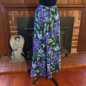 Issac Mizrahi Live! Floral Lined maxi skirt worn once/-flawless ENDING